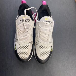 Nike 270’s for sale still in great condition.